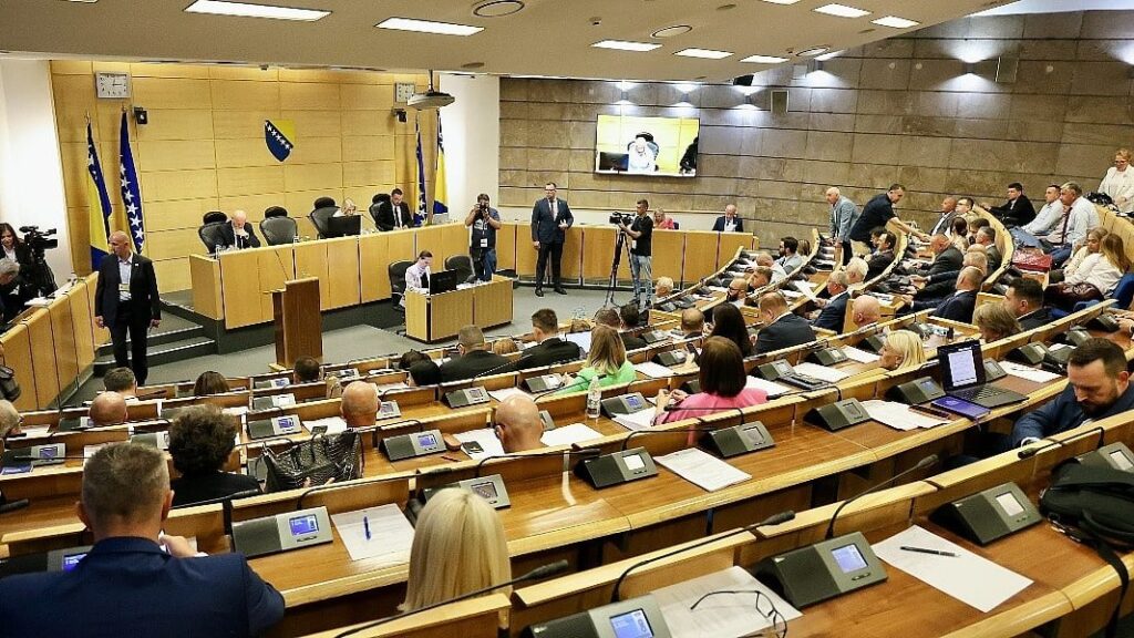 Parlament FBiH usvojio uvođenje boračkog dodatka od 1,50 KM po mjesecu učešća