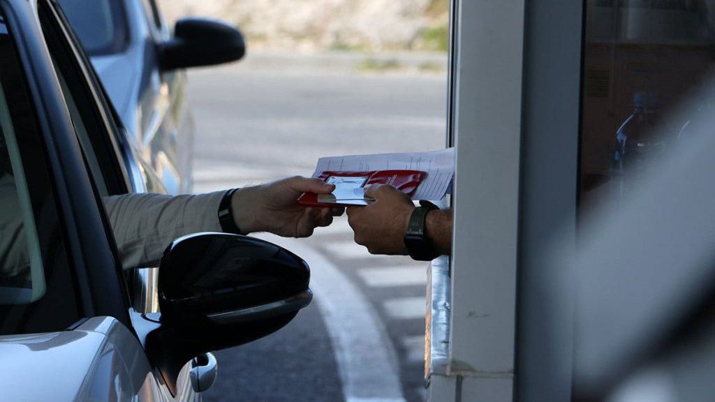 Policija pojasnila tko smije u traku „EU, EGP, CH”, a tko mora u „Sve putovnice”