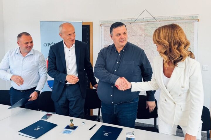 Potpisan ugovor vrijedan 43,07 miliona KM za gradnju 16 kilometara ceste Hutovo – Ravno