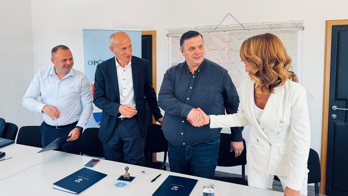 Potpisan ugovor vrijedan 43,07 miliona KM za gradnju 16 kilometara ceste Hutovo – Ravno