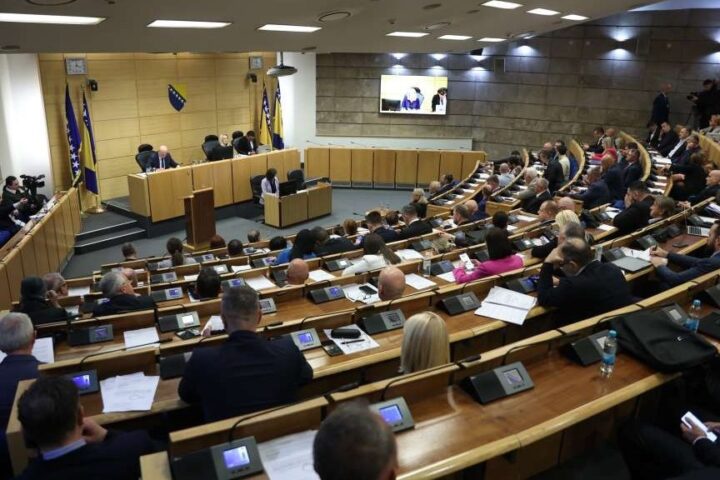 Predstavnički dom PSBiH usvojio izvještaje o UIO-u i akreditaciji fakulteta, zakon o VSTV-u nije prošao