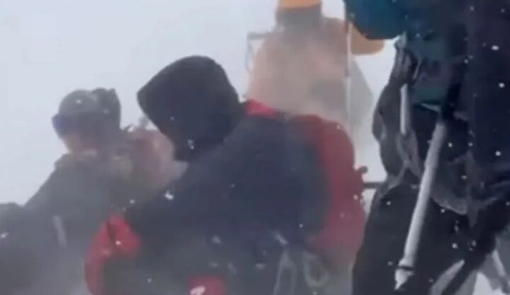 Ruski spasioci i dalje na Elbrusu: zbog mećave ne mogu izvući tijela petorice planinara iz BiH