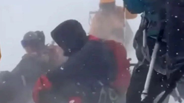 Ruski spasioci i dalje na Elbrusu: zbog mećave ne mogu izvući tijela petorice planinara iz BiH