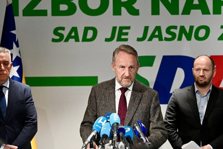 SDA najavila pravni put protiv zakona RS-a o simbolima Armije RBiH