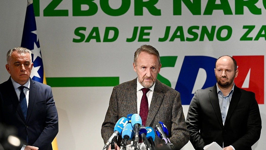 SDA najavila pravni put protiv zakona RS-a o simbolima Armije RBiH