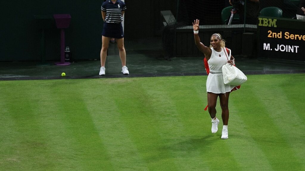 Serena Williams ispraćena ovacijama nakon poraza od Maye Joint na Wimbledonu