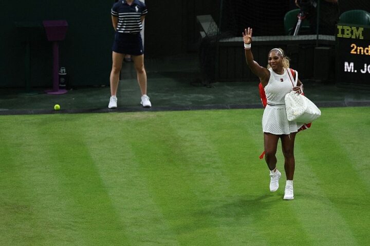 Serena Williams ispraćena ovacijama nakon poraza od Maye Joint na Wimbledonu