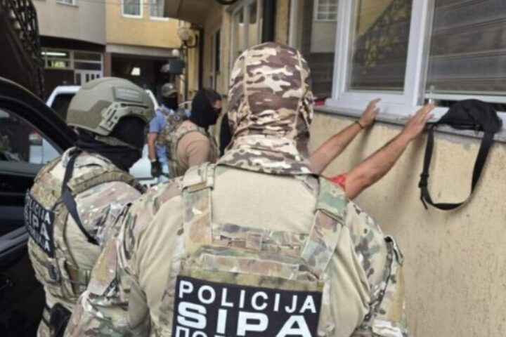 SIPA u Velikoj Kladuši uhapsila muškarca kojeg traži Interpol u Beču