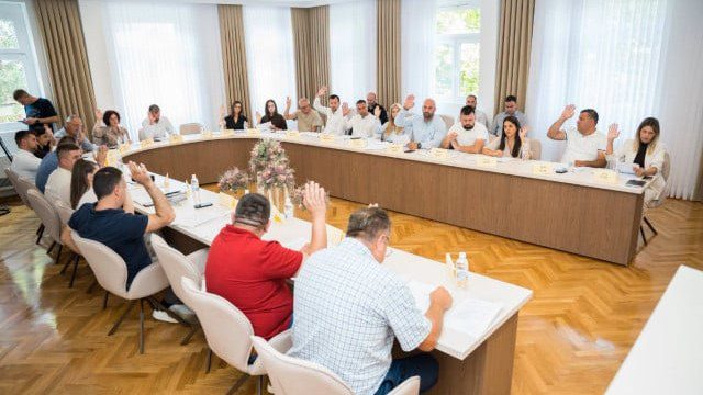 Široki Brijeg jednoglasno usvojio odluke o priznanjima, dobiti javnog poduzeća i gradskim nekretninama