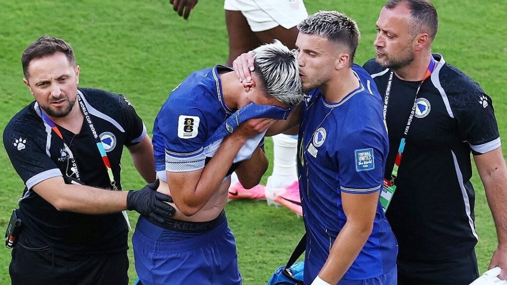 Sudijski ekspert branio crveni karton za SAD protiv BiH: Kontakt na zglobu bio je ključan