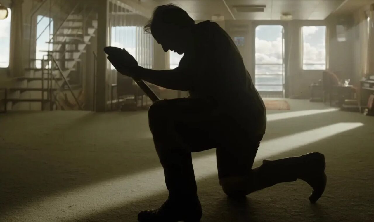 Tom Cruise neprepoznatljiv u prvom traileru za „Digger”