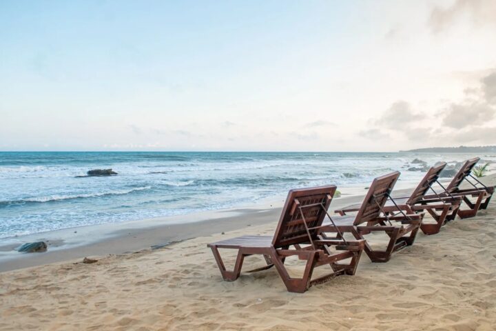 U Crikvenici posjetitelje plaže, prema navodima kupača, tjeraju s peškirom ako ne iznajme ležaljke