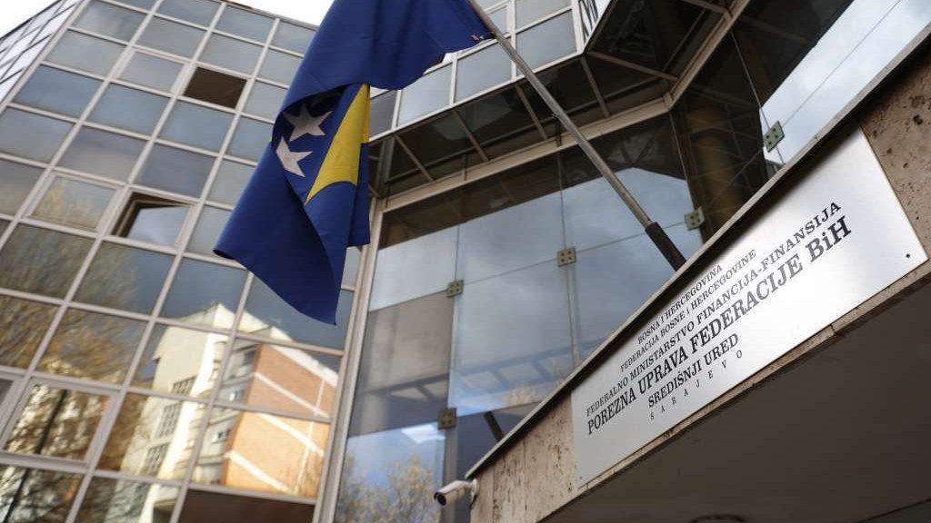 U FBiH u šest mjeseci uplaćeno 4,41 milijardu KM javnih prihoda, promet i broj aktivnih subjekata porasli