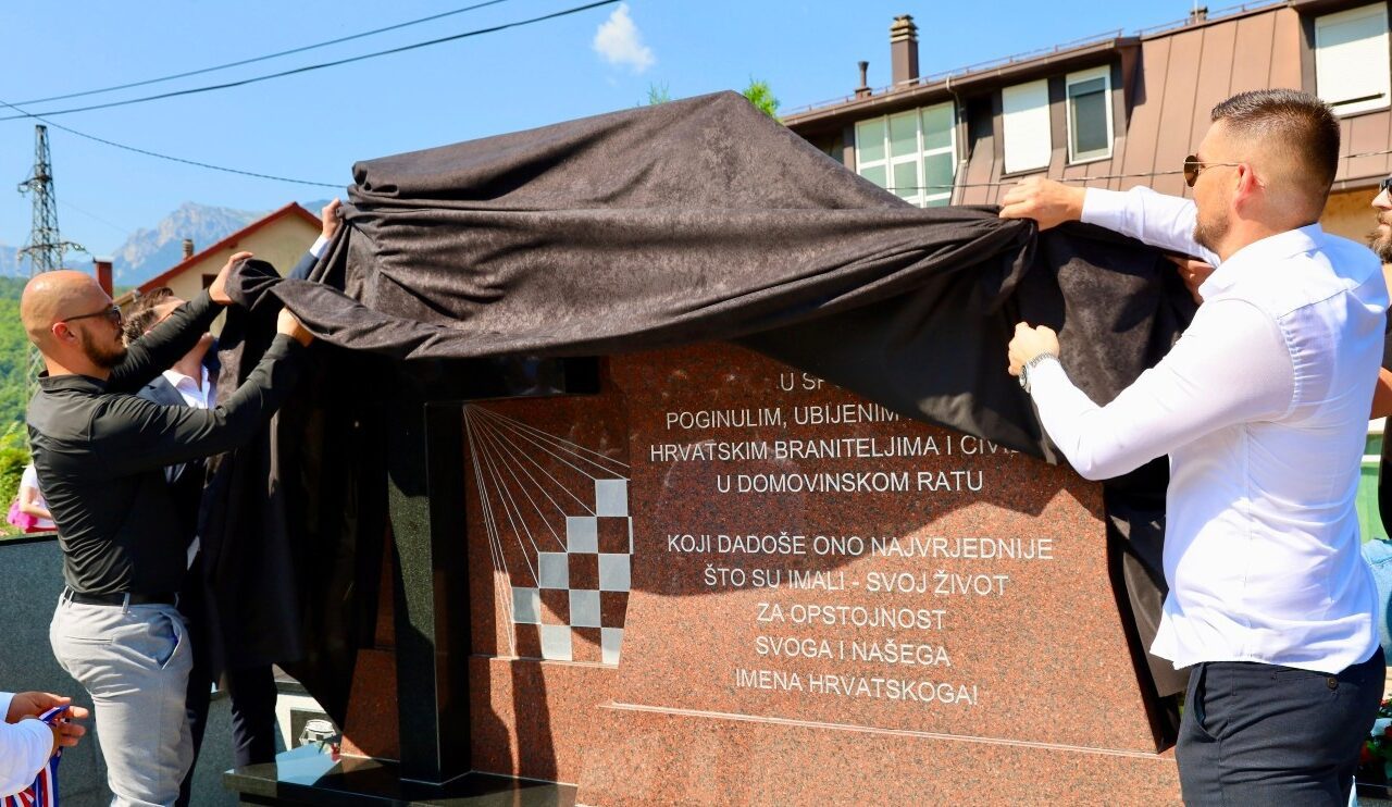 U Konjicu otkriven spomenik poginulim i nestalim pripadnicima HVO-a i HV-a