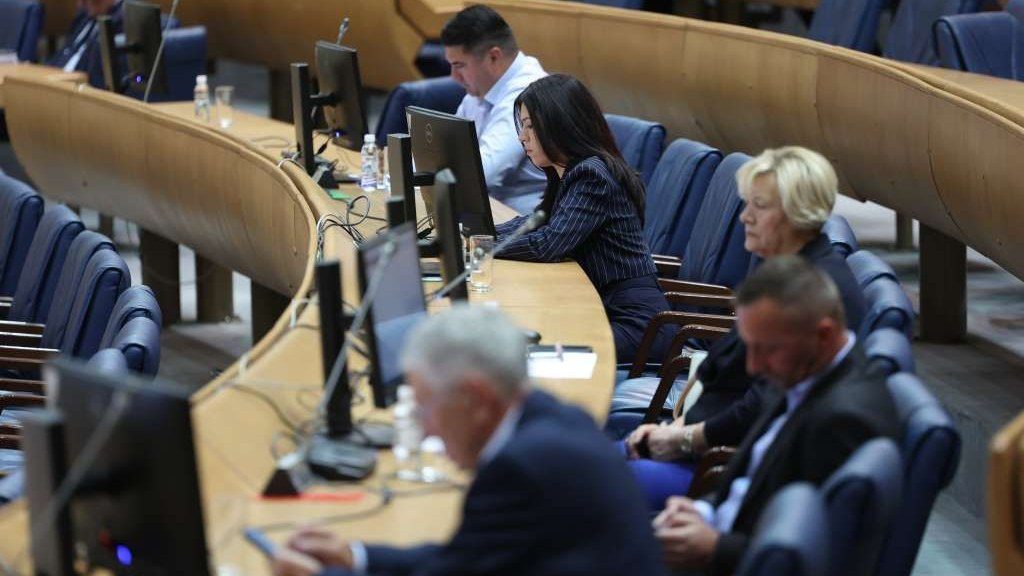 U Parlamentu BiH bez entitetske većine za hitnu raspravu o električnim romobilima