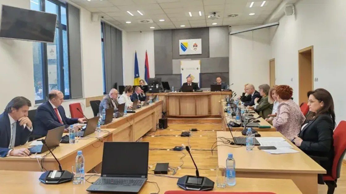 VSTV BiH zasjeda dva dana u Sarajevu: na dnevnom redu izbor sudija i tužilaca
