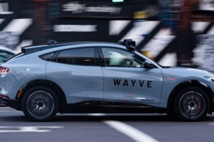 Wayve razvija AI sustav za autonomnu vožnju i širi suradnje s proizvođačima automobila