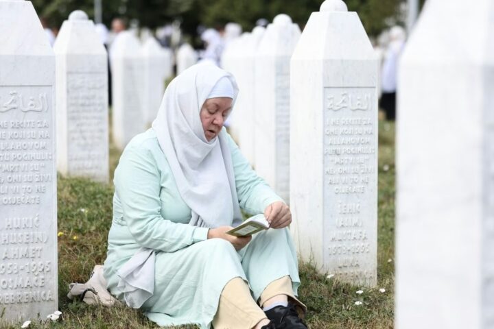 Zagreb u petak obilježava godišnjicu genocida u Srebrenici mimohodom i komemoracijom