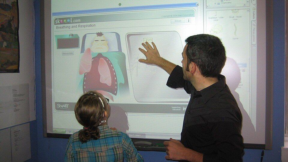 ŽZH raspisala poziv za voditelje centara izvrsnosti za robotiku i matematiku