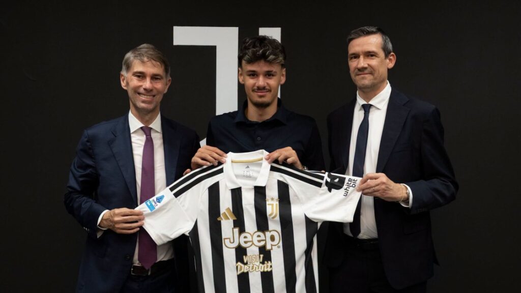 Alajbegović i službeno potpisao za Juventus do 2031. godine