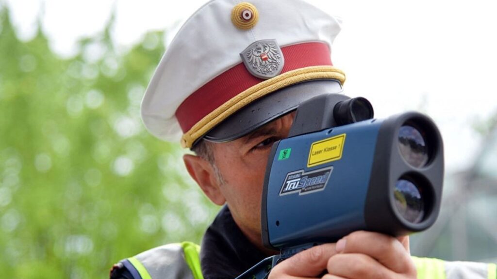 Austrijska policija vozaču iz BiH oduzela Range Rover nakon vožnje od 154 km/h