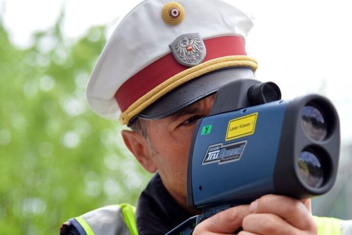 Austrijska policija vozaču iz BiH oduzela Range Rover nakon vožnje od 154 km/h
