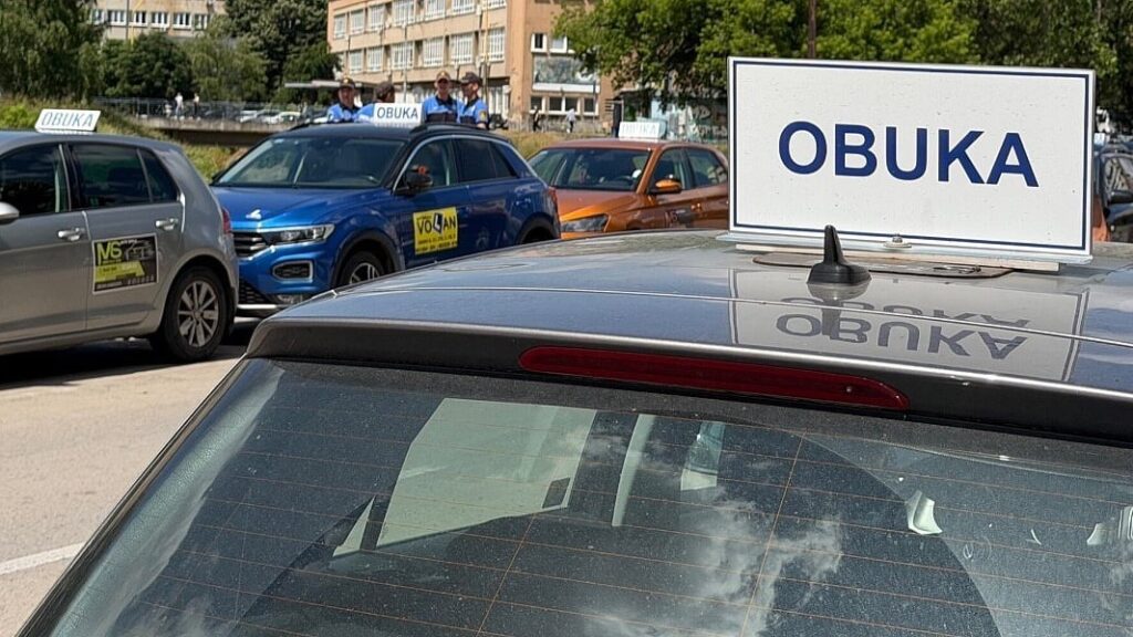 Autoškole najavljuju protest u Tuzli, ministar tvrdi da povratka na stari sustav polaganja nema