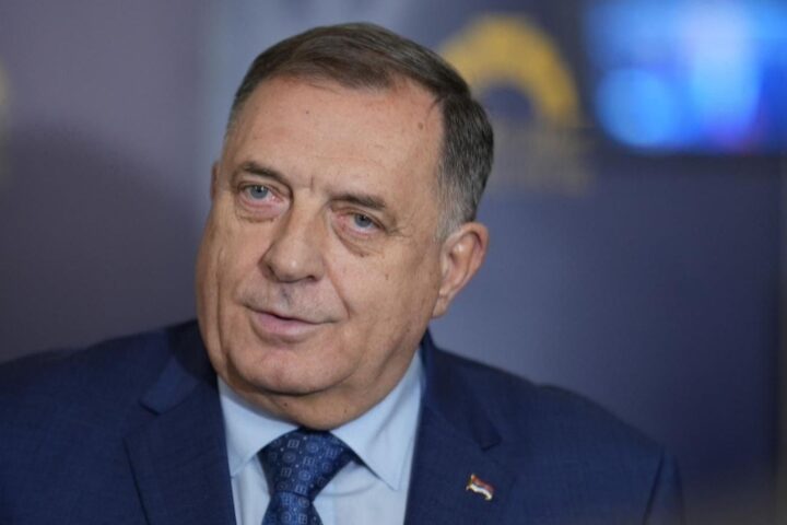 Dodik u Rmanju pozvao Srbe u Federaciji BiH da ne prodaju imovinu