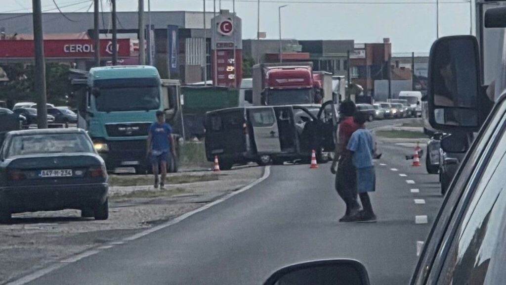 Dvojica pripadnika OS BiH pomogla u izvlačenju teško ozlijeđene osobe nakon nesreće kod Srebrenika