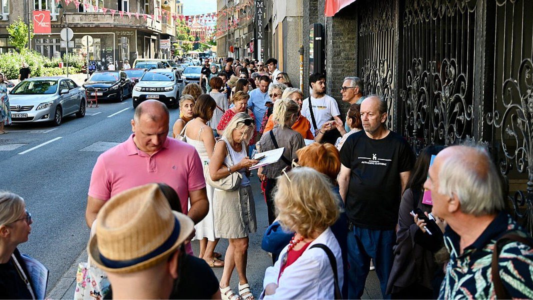 Gužva ispred BKC-a: mnogi od jutra čekaju karte za Sarajevo Film Festival