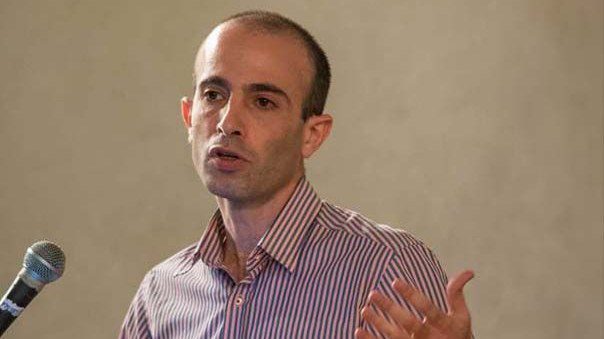 Harari: AI bi mogla preuzeti kontrolu kroz jezik i birokraciju, a ne kroz robotski sukob