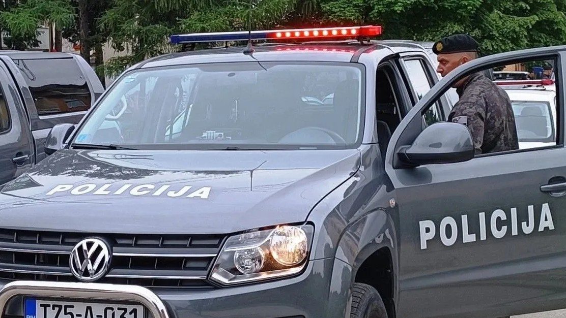 Kod Banovića poginuo 60-godišnji vozač nakon slijetanja vozila s kolovoza