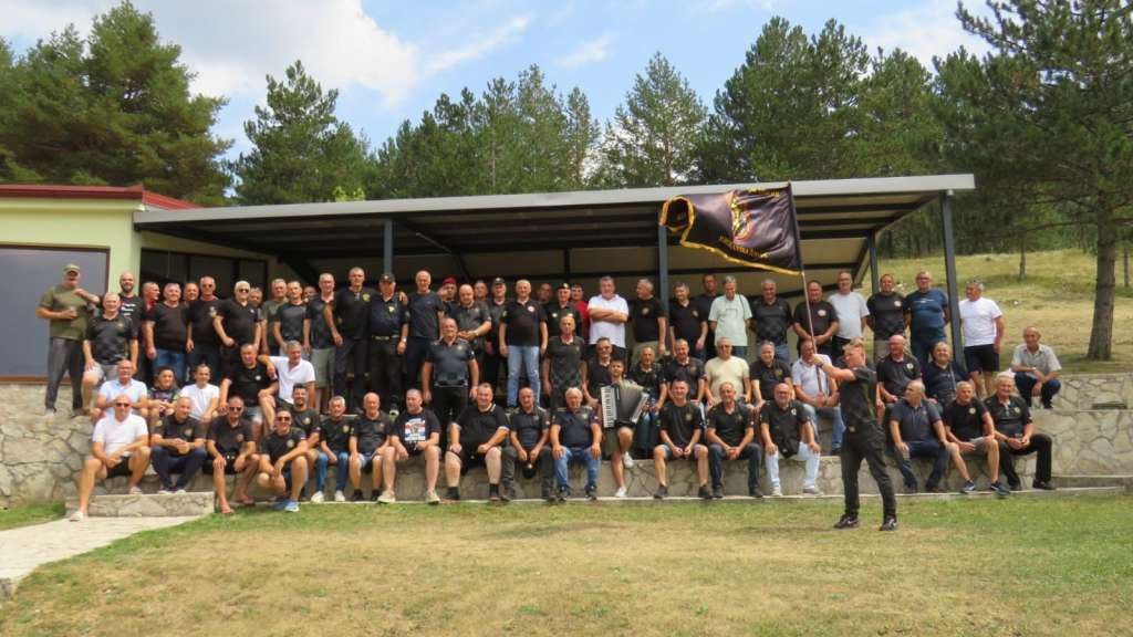 Kod Tomislavgrada okupljeni veterani 2. bojne Vojne policije HVO-a odali počast poginulim braniteljima