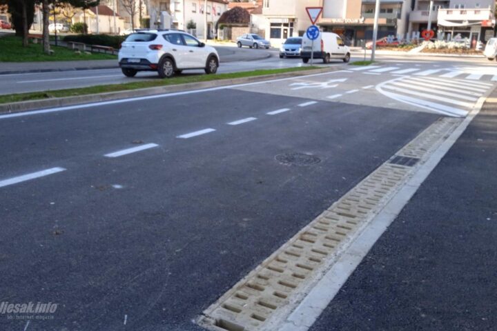 Mostar: Vozač romobila lakše ozlijeđen u nesreći u Dubrovačkoj ulici