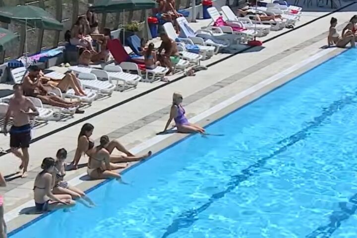 Narandžasto upozorenje za cijelu BiH: građani spas od vrućina traže na bazenima i uz rijeke