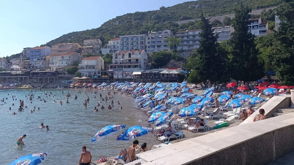 Neum privlači sve više turista, hoteli popunjeni, u tijeku radovi na infrastrukturi