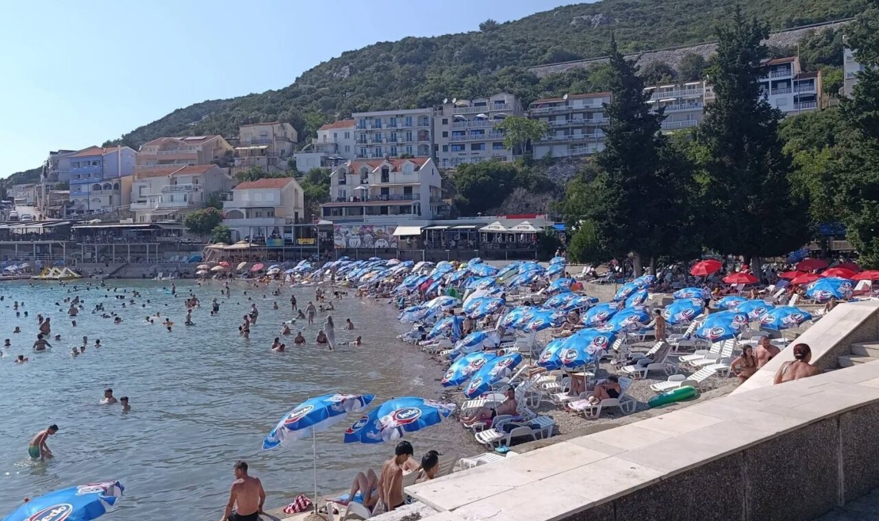 Neum privlači sve više turista, hoteli popunjeni, u tijeku radovi na infrastrukturi