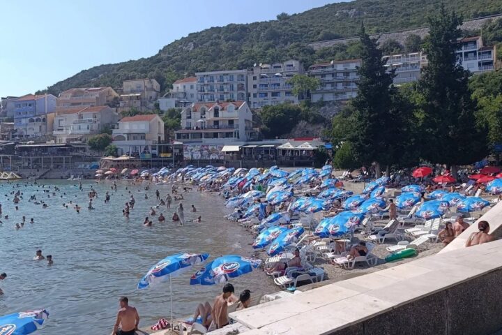 Neum privlači sve više turista, hoteli popunjeni, u tijeku radovi na infrastrukturi