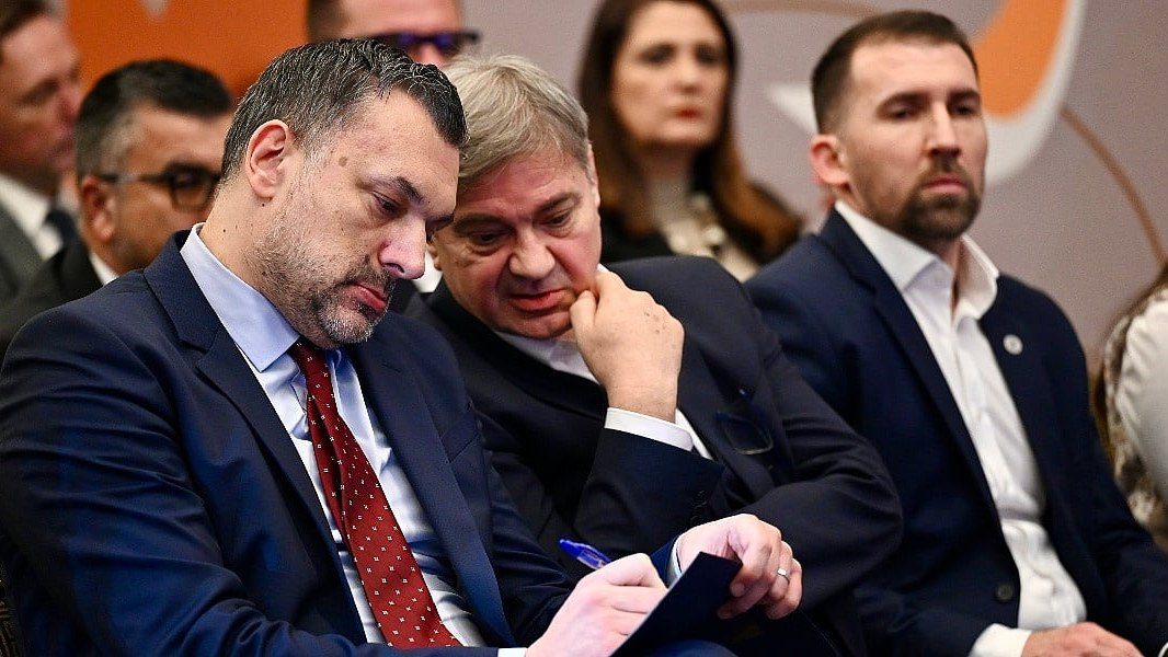 NiP objavio nositelje lista: Konaković prvi u Sarajevu, Zvizdić treći, Čavalić predvodi federalnu listu u Tuzli