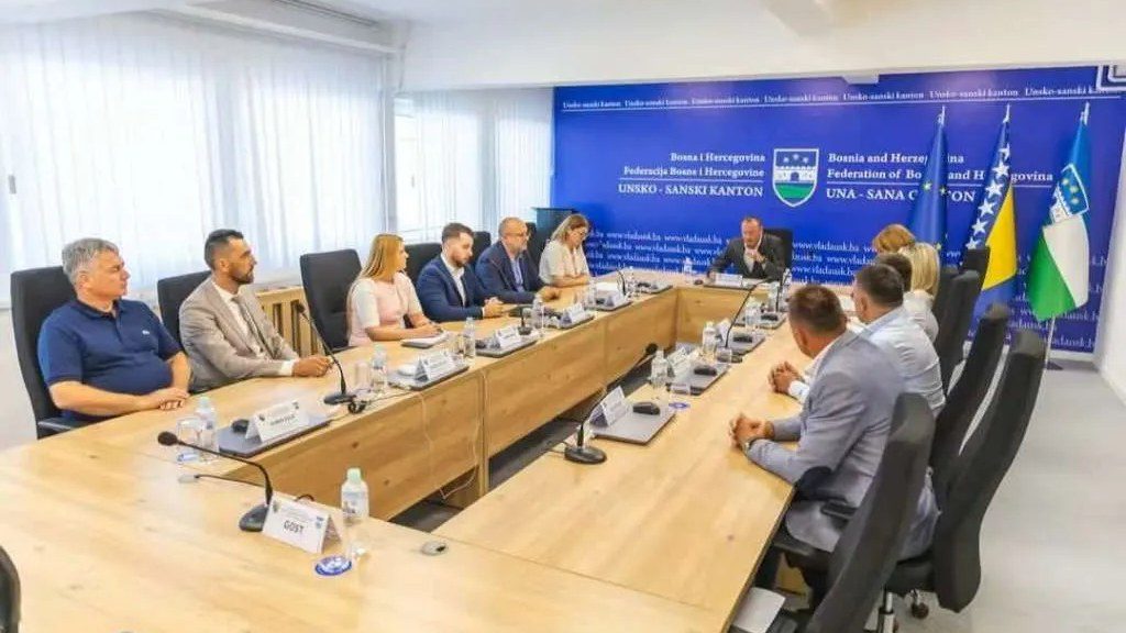 Nova Vlada Unsko-sanskog kantona održala konstituirajuću sjednicu, ministri preuzeli resore