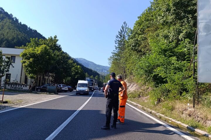 Požar kod Konjica izazvao odrone: Kamenje se obrušava na magistralnu cestu, oštećeno više vozila