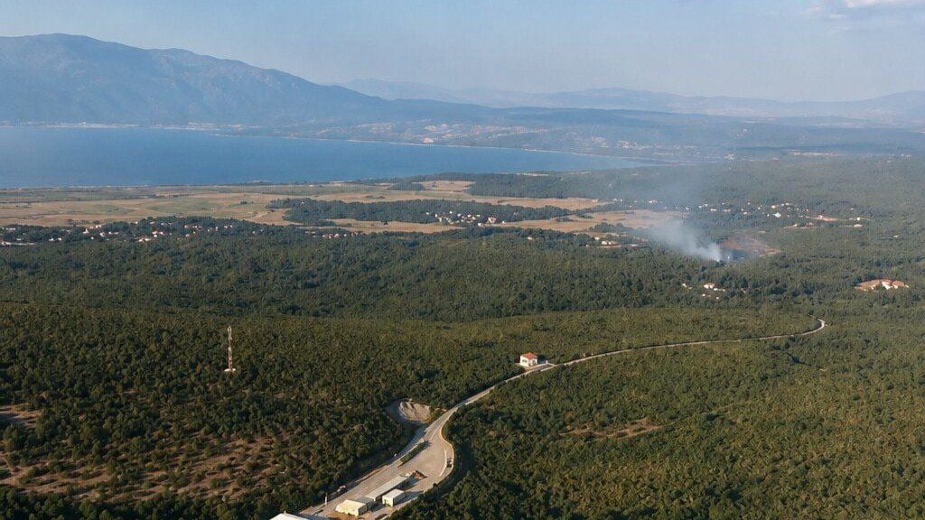 Požar kod Tomislavgrada prijetio kućama i benzinskoj crpki