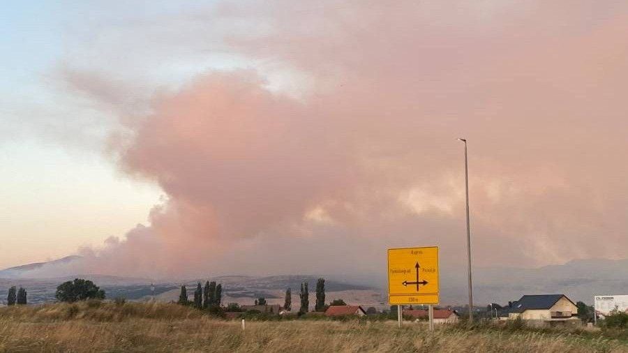 Požar na Ljubuši ni večeras nije stavljen pod kontrolu, bura otežava gašenje