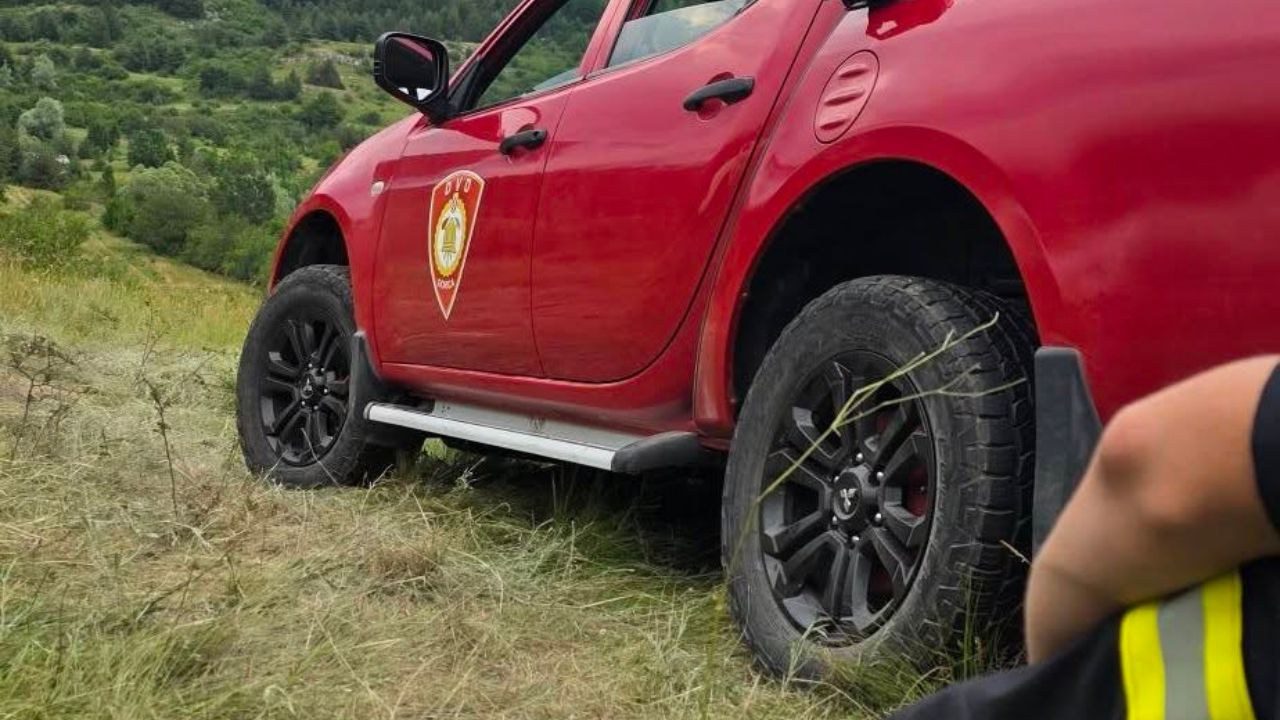Požar u Sovićima ugrozio stambene objekte, vatrogasci gasili i u Ružićima te Grudama