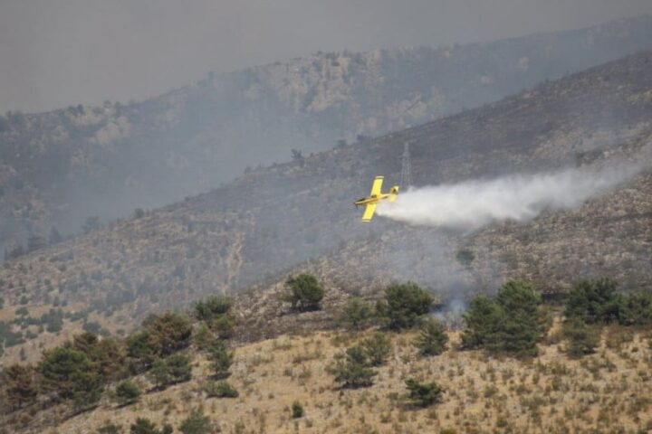 Požari diljem ŽZH-a: u Kongori opožareno oko 50 hektara, pomagao i Air Tractor
