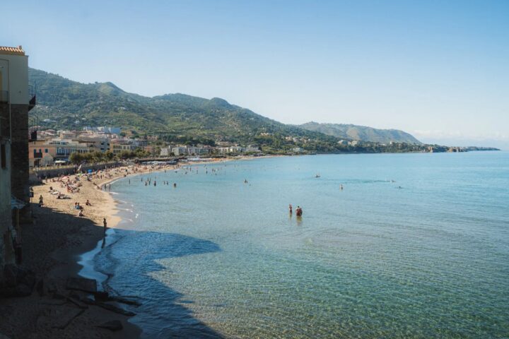 Praia a Mare uvela kazne do 500 eura za maloljetnike bez pratnje nakon ponoći
