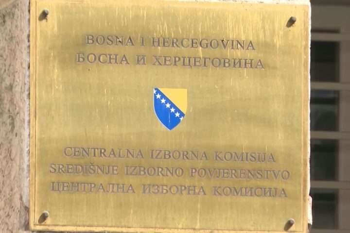 Prvi kontingent opreme za izborne tehnologije stigao u BiH