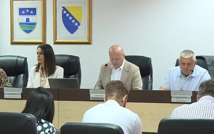 Smijenjena Vlada USK, ali imenovanje novog saziva blokirano zbog vitalnog nacionalnog interesa