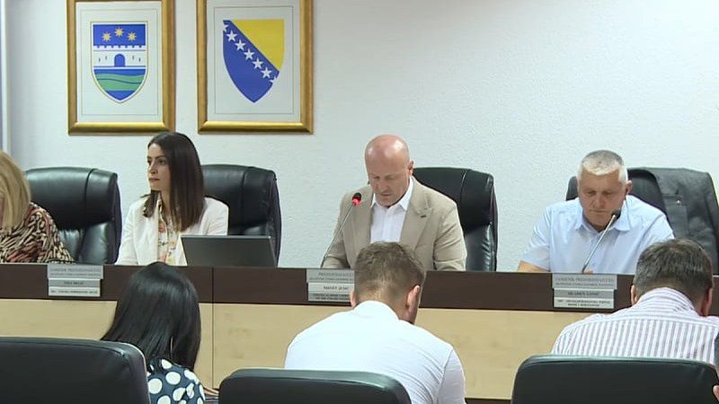Smijenjena Vlada USK, ali imenovanje novog saziva blokirano zbog vitalnog nacionalnog interesa