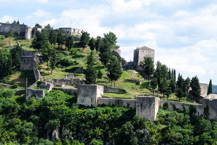 Stolac kao hercegovačka adresa za ljetni izlet: Bregava, stećci i stare gradske priče